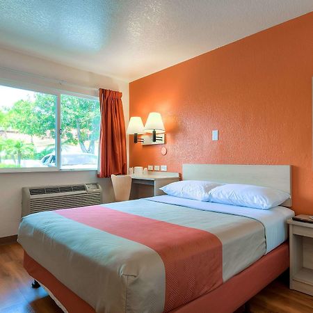 Motel 6-Westminster, Ca - South - Long Beach Area Esterno foto